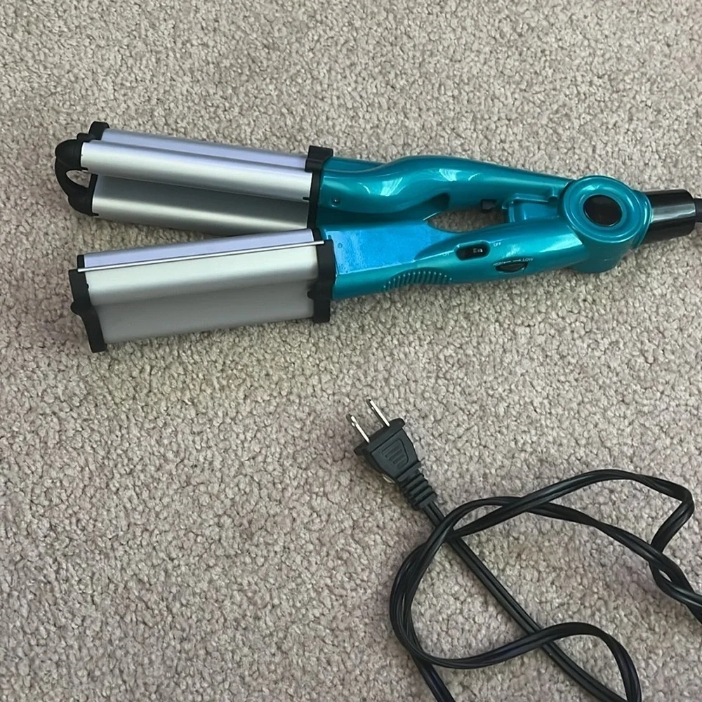 “BedHead Tigi Wave Artist- Hairtool”